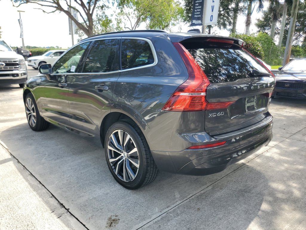 Certified 2022 Volvo XC60 B5 Momentum SUV