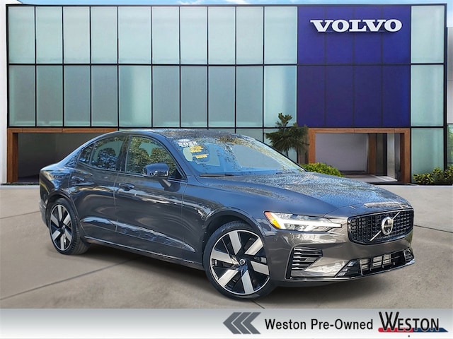 2025 Volvo S60 Plug-In Hybrid T8 Plus Sedan