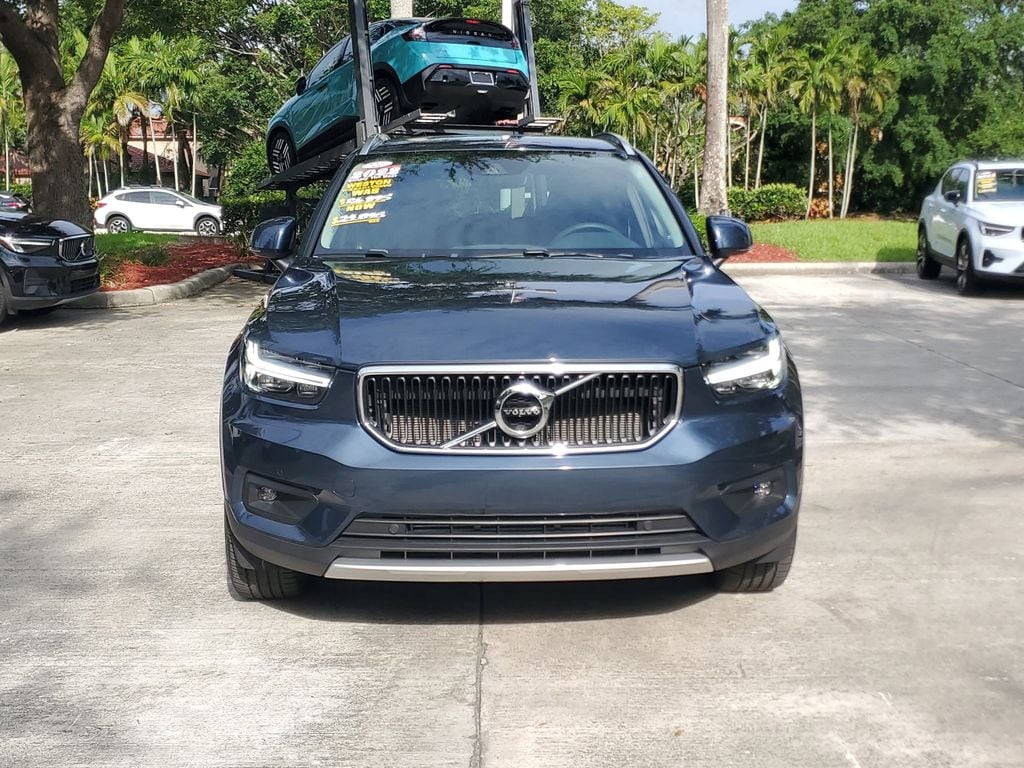 Certified 2022 Volvo XC40 Momentum SUV