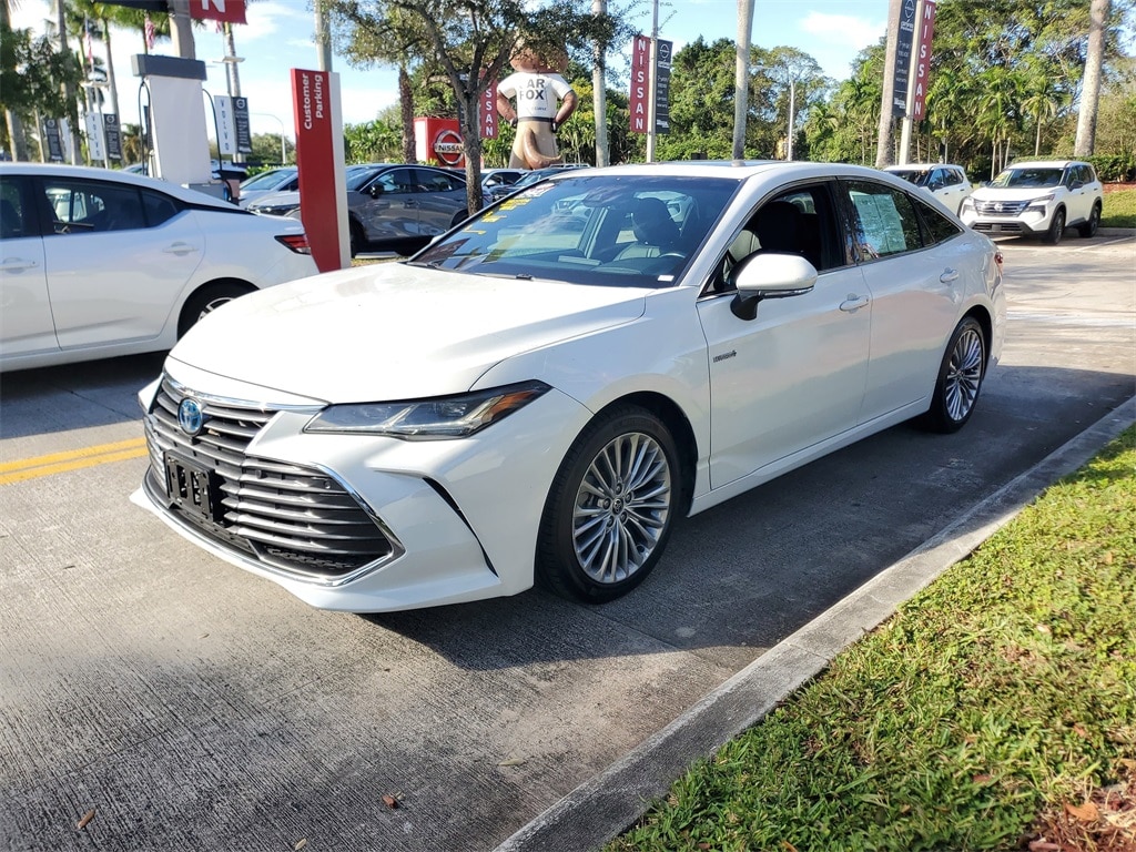 Used 2021 Toyota Avalon Hybrid Limited Sedan
