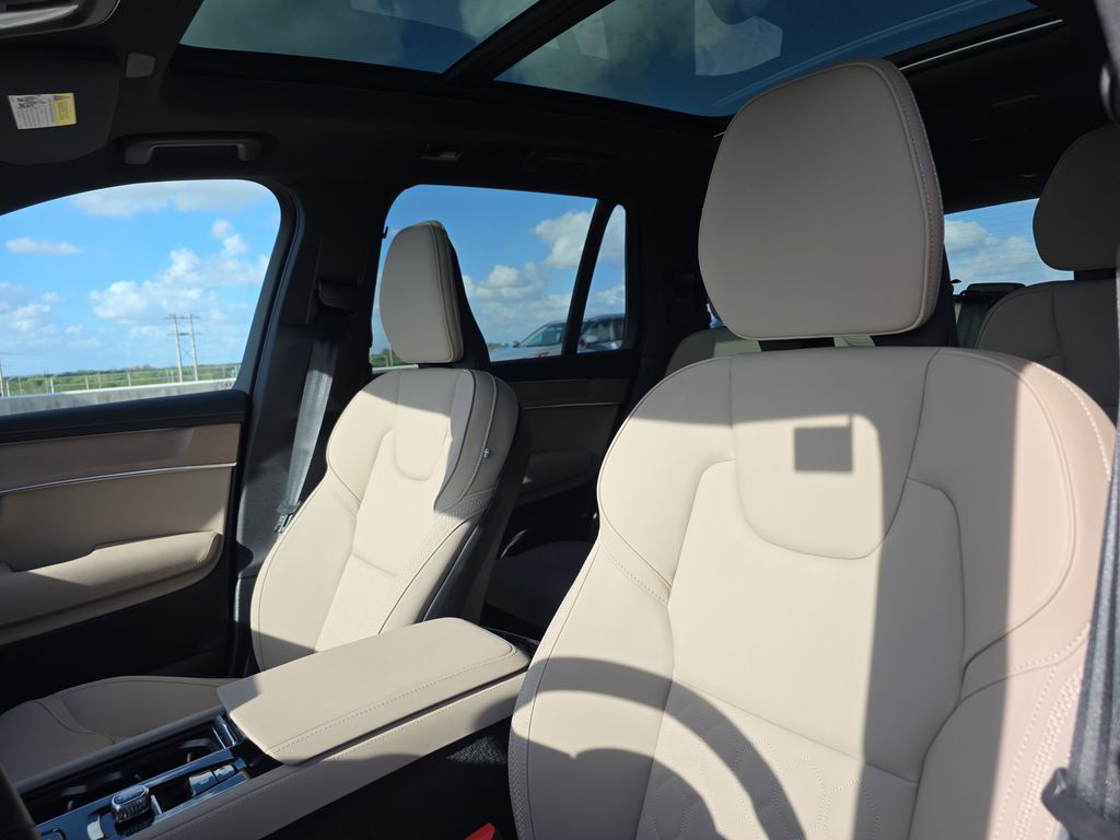 2026 Volvo XC90 Core - Photo 10