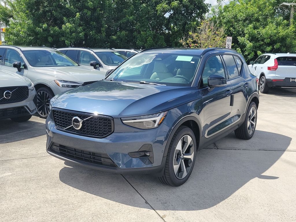 New 2026 Volvo XC40 B4 Plus SUV