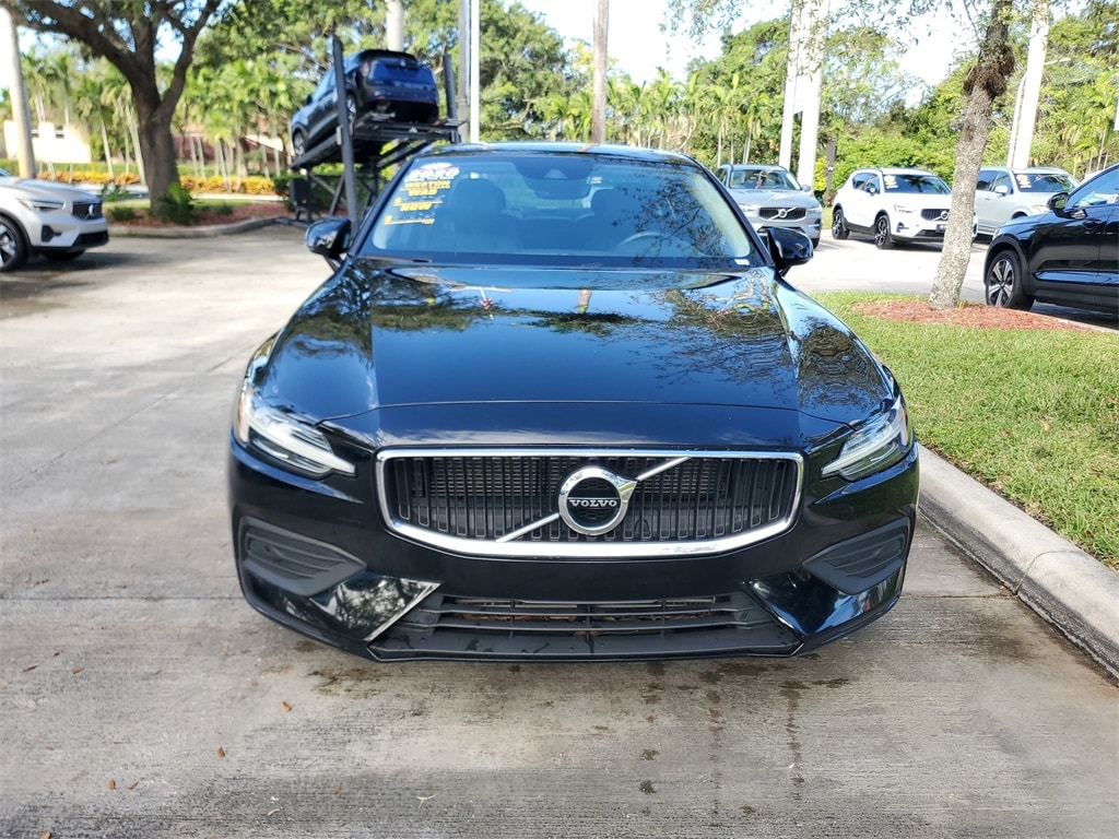 Used 2020 Volvo S60 T5 Momentum Sedan