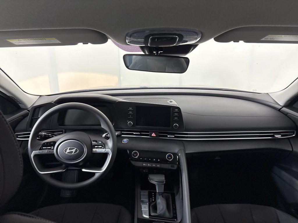 Thumbnail: 2025 Hyundai Elantra - 19