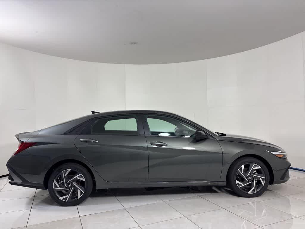 Thumbnail: 2025 Hyundai Elantra - 6