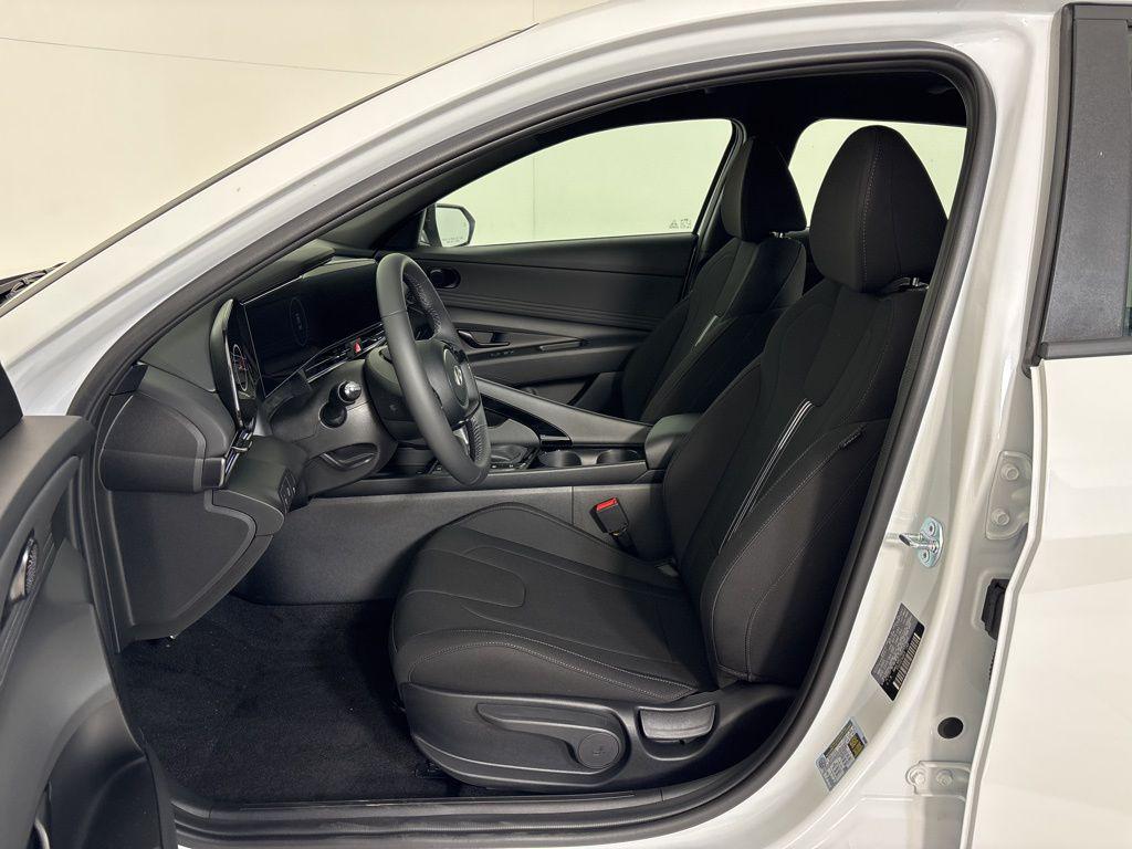 Thumbnail: 2025 Hyundai Elantra - 14