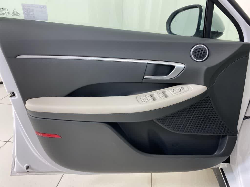 Thumbnail: 2025 Hyundai Sonata - 16