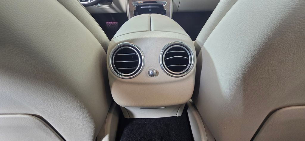 Thumbnail: 2023 Mercedes-Benz E-Class - 32