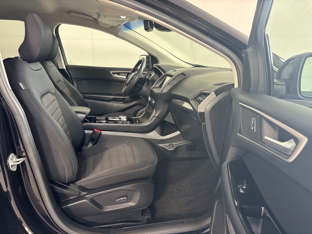 Thumbnail: 2019 Ford Edge - 12