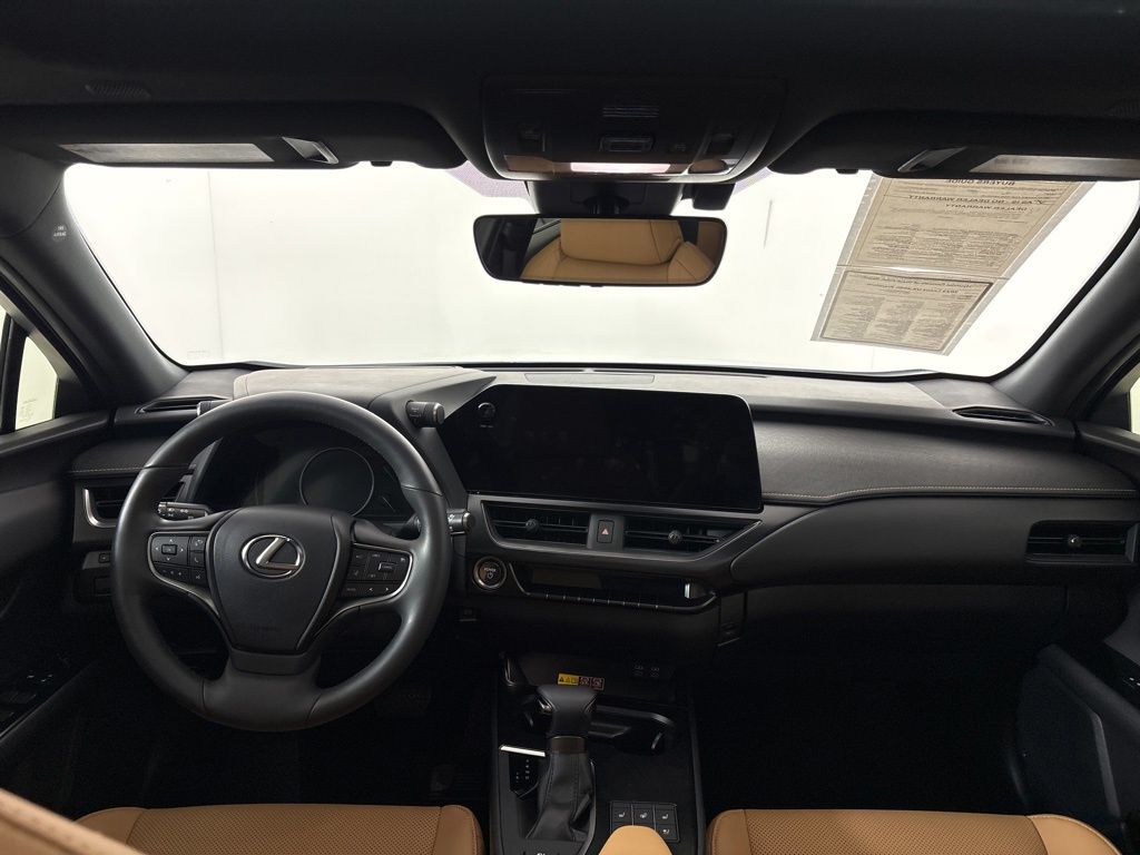 Thumbnail: 2023 Lexus UX - 19