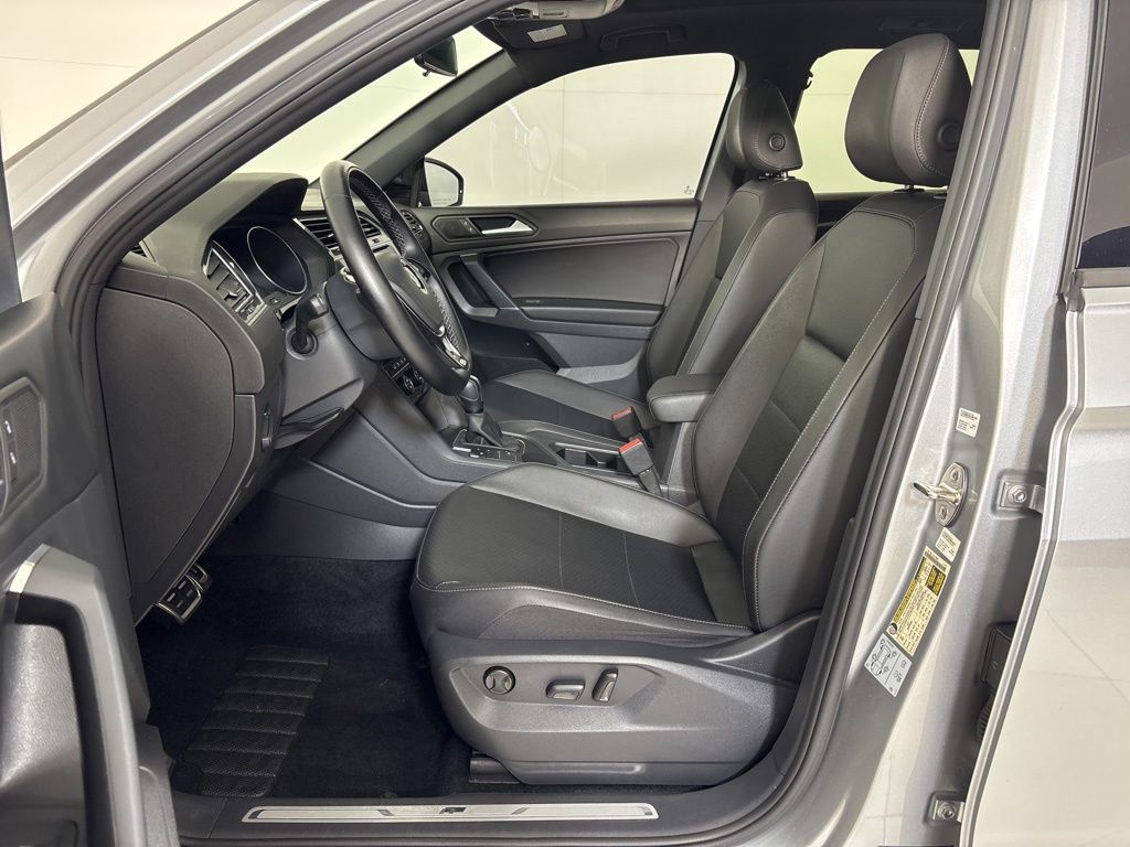 Thumbnail: 2020 Volkswagen Tiguan - 14