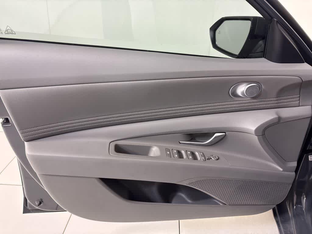 Thumbnail: 2025 Hyundai Elantra - 16