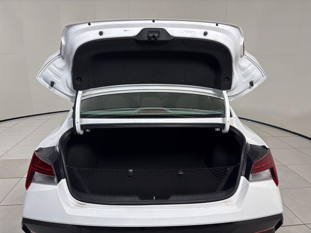 Thumbnail: 2025 Hyundai Elantra - 23