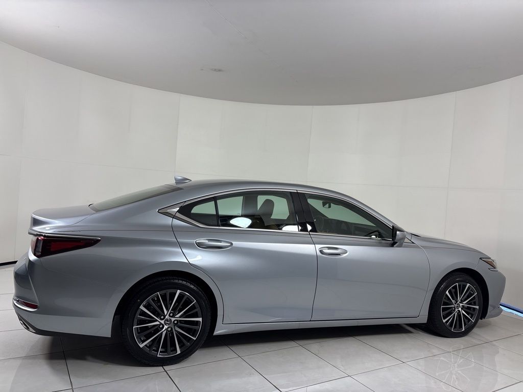 Thumbnail: 2023 Lexus ES - 6