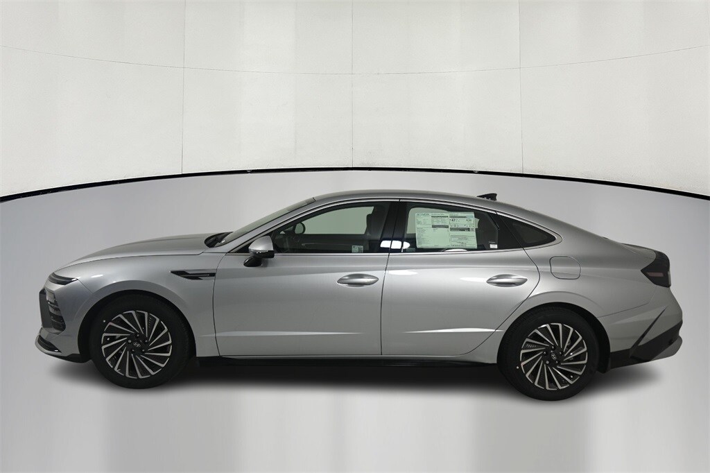 Thumbnail: 2025 Hyundai Sonata - 4