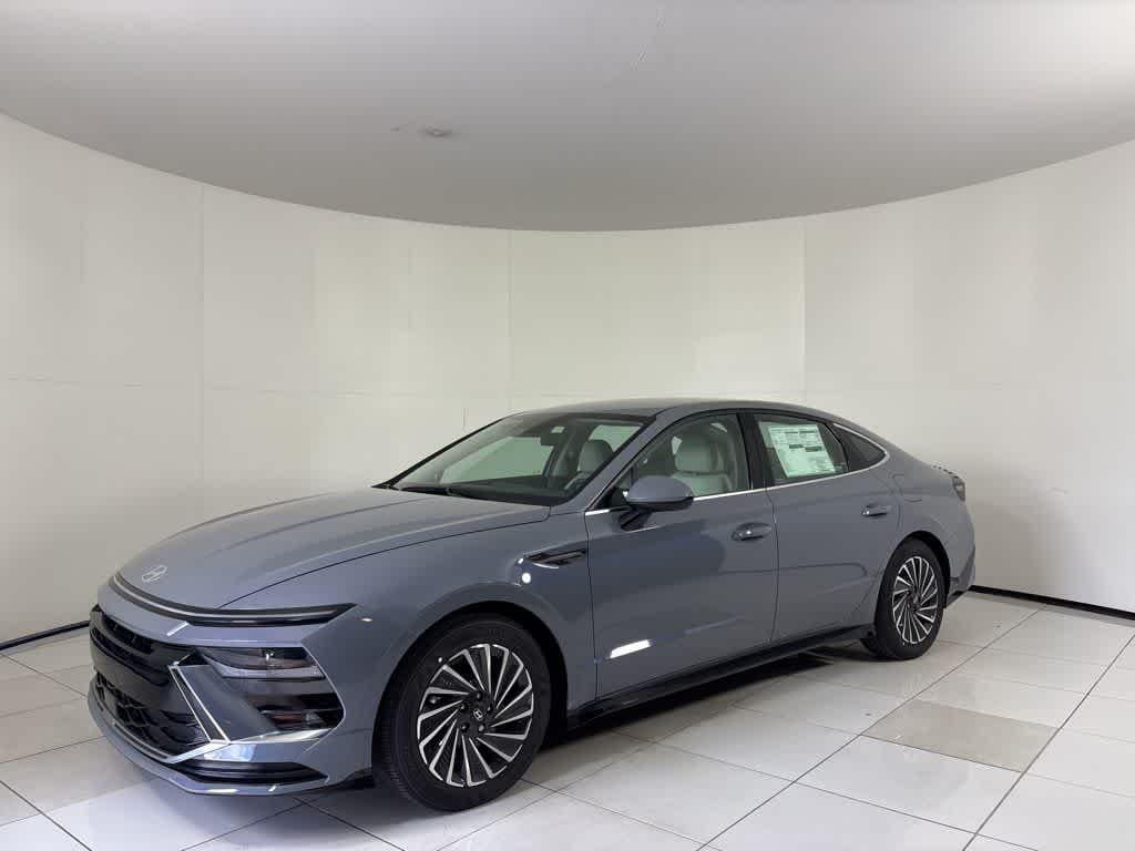 Thumbnail: 2025 Hyundai Sonata - 1
