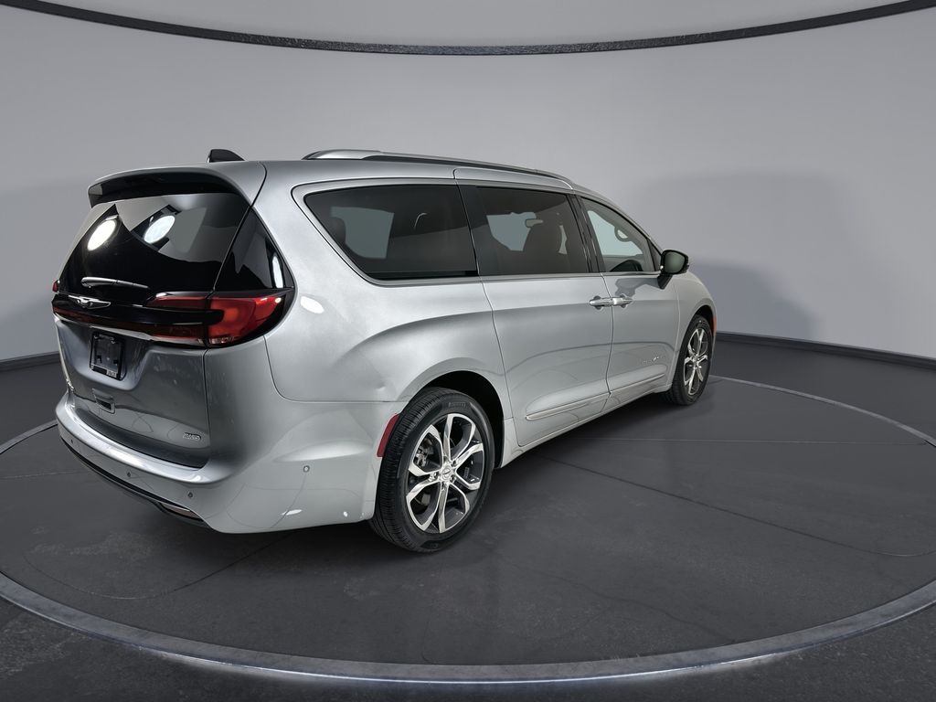 2023 Chrysler Pacifica Pinnacle - Photo 8