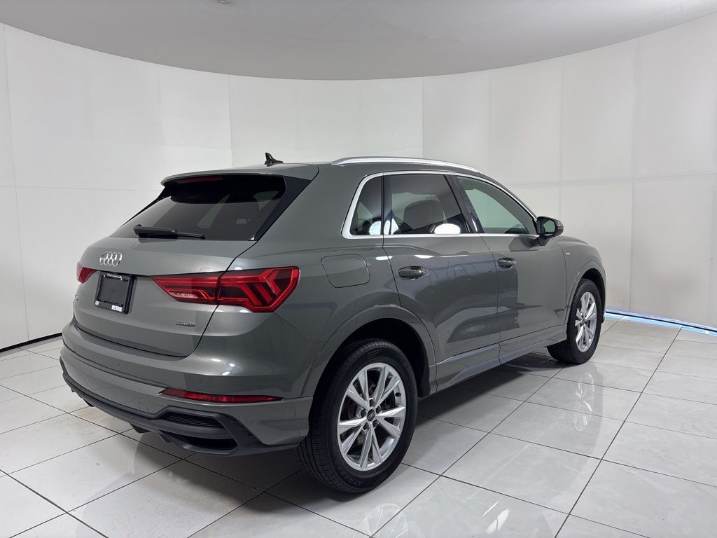 Thumbnail: 2023 Audi Q3 - 5