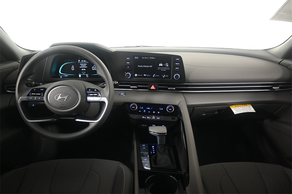 Thumbnail: 2025 Hyundai Elantra - 14