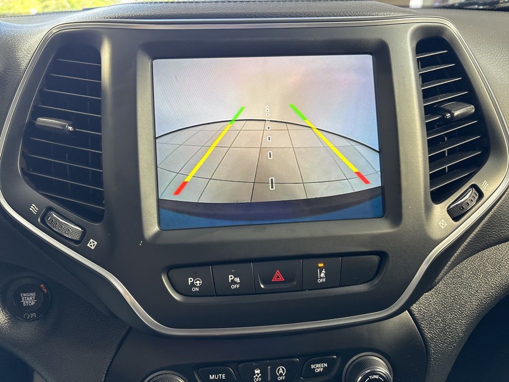 Thumbnail: 2023 Jeep Cherokee - 25