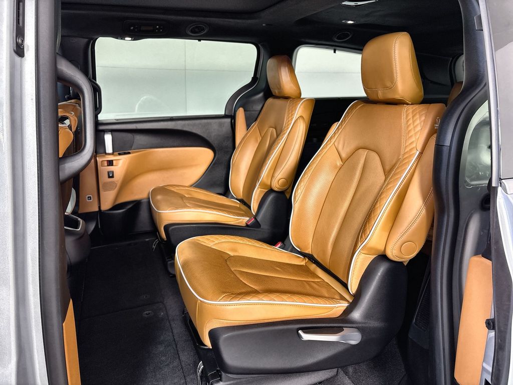 2023 Chrysler Pacifica Pinnacle - Photo 25