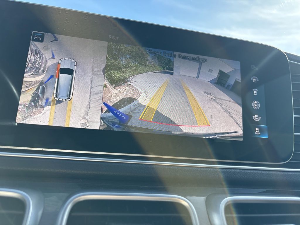 Thumbnail: 2021 Mercedes-Benz GLS - 29