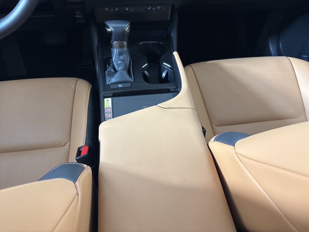 Thumbnail: 2023 Lexus ES - 23