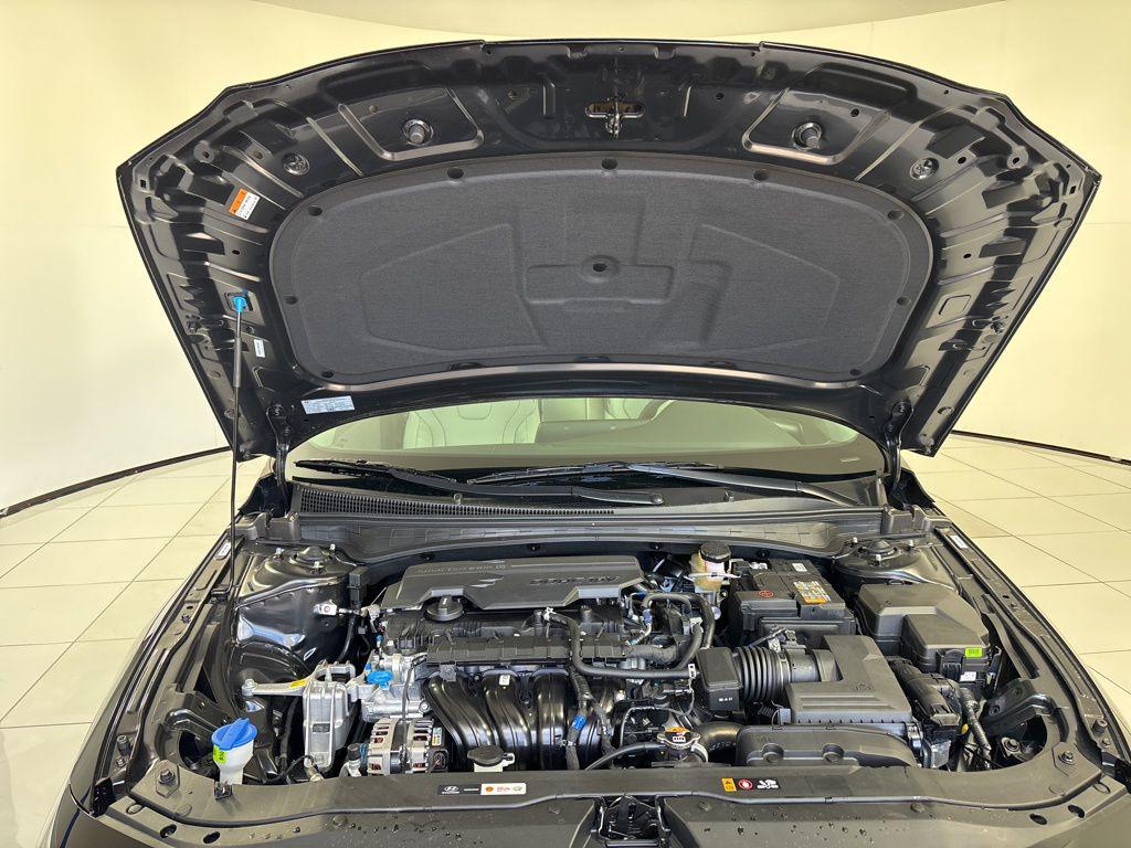 Thumbnail: 2026 Hyundai Elantra - 11