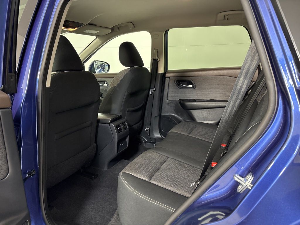 Thumbnail: 2021 Nissan Rogue - 17