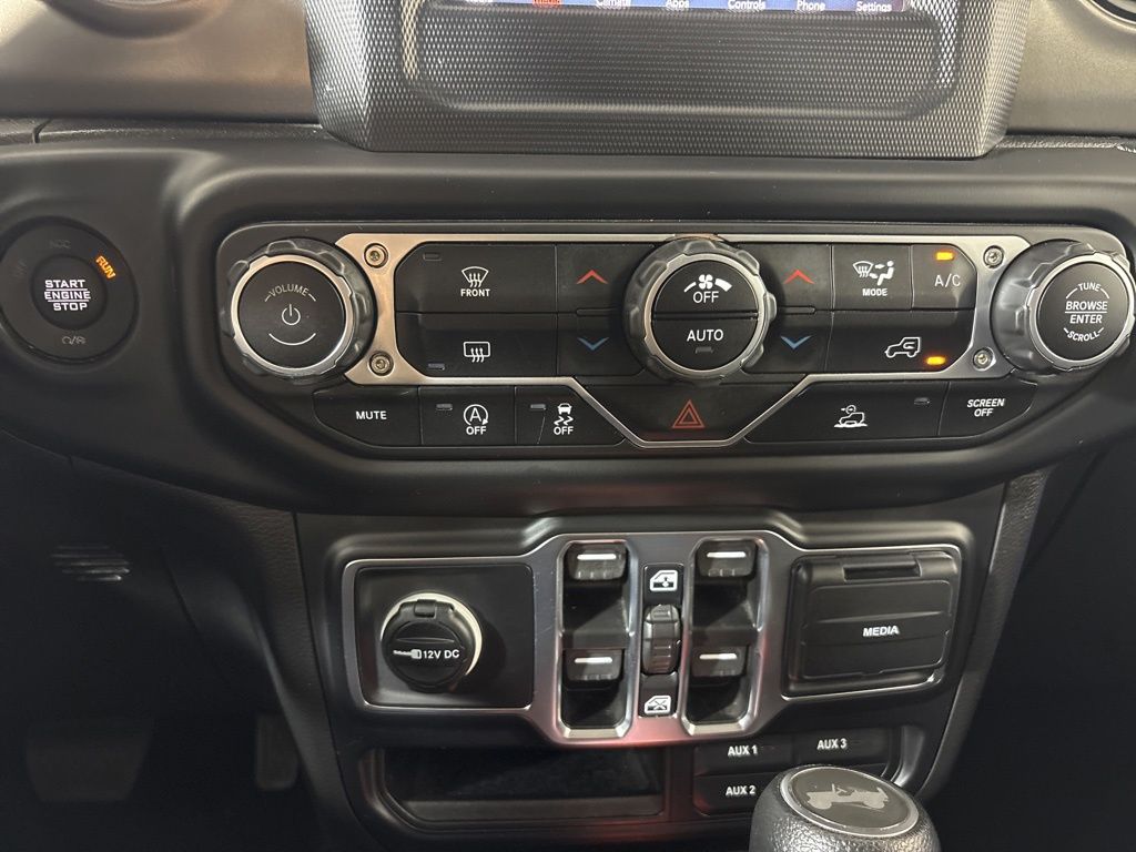 Thumbnail: 2023 Jeep Wrangler - 31