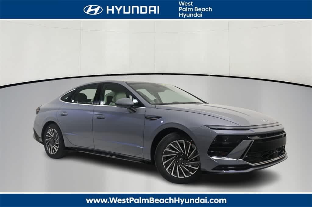 New 2025 Hyundai Sonata Hybrid SEL Sedan