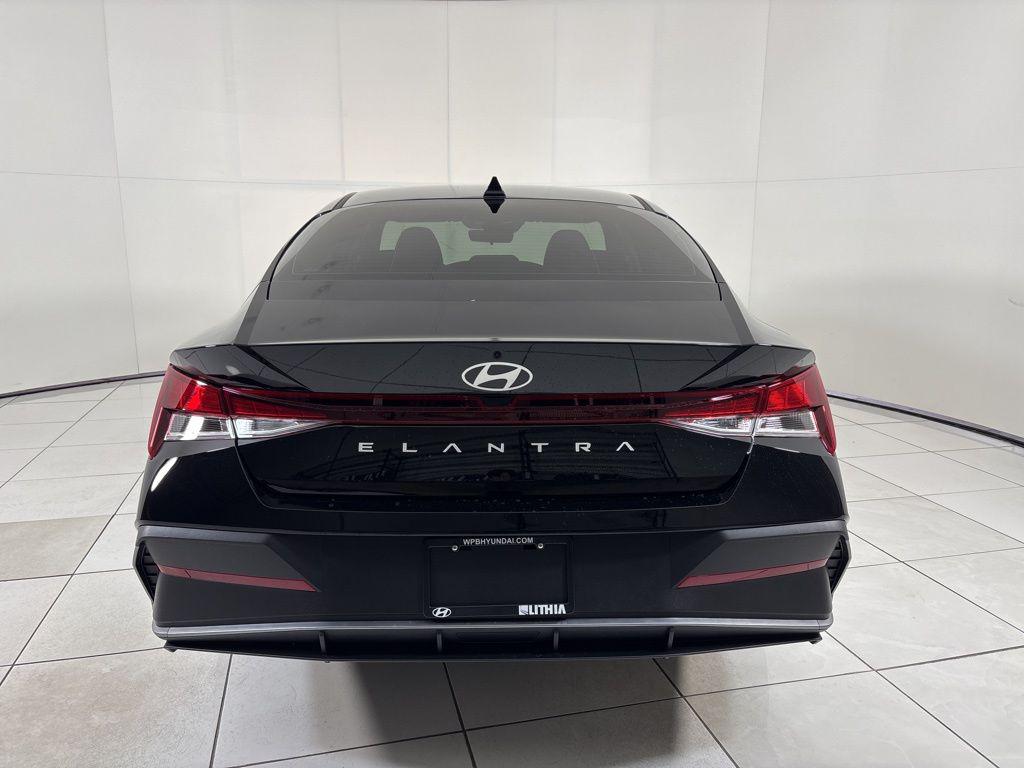 Thumbnail: 2026 Hyundai Elantra - 4