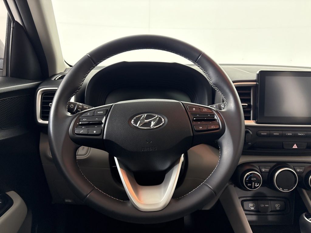 Thumbnail: 2023 Hyundai Venue - 20