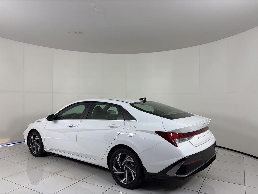 Thumbnail: 2025 Hyundai Elantra - 3