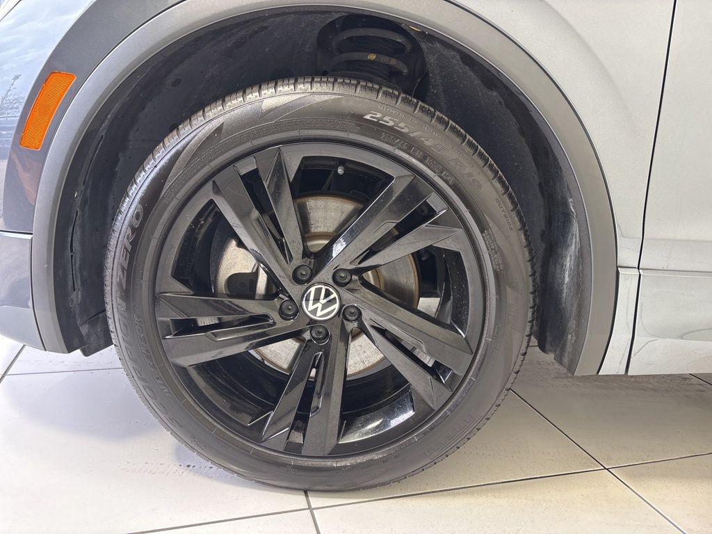 Thumbnail: 2023 Volkswagen Tiguan - 9