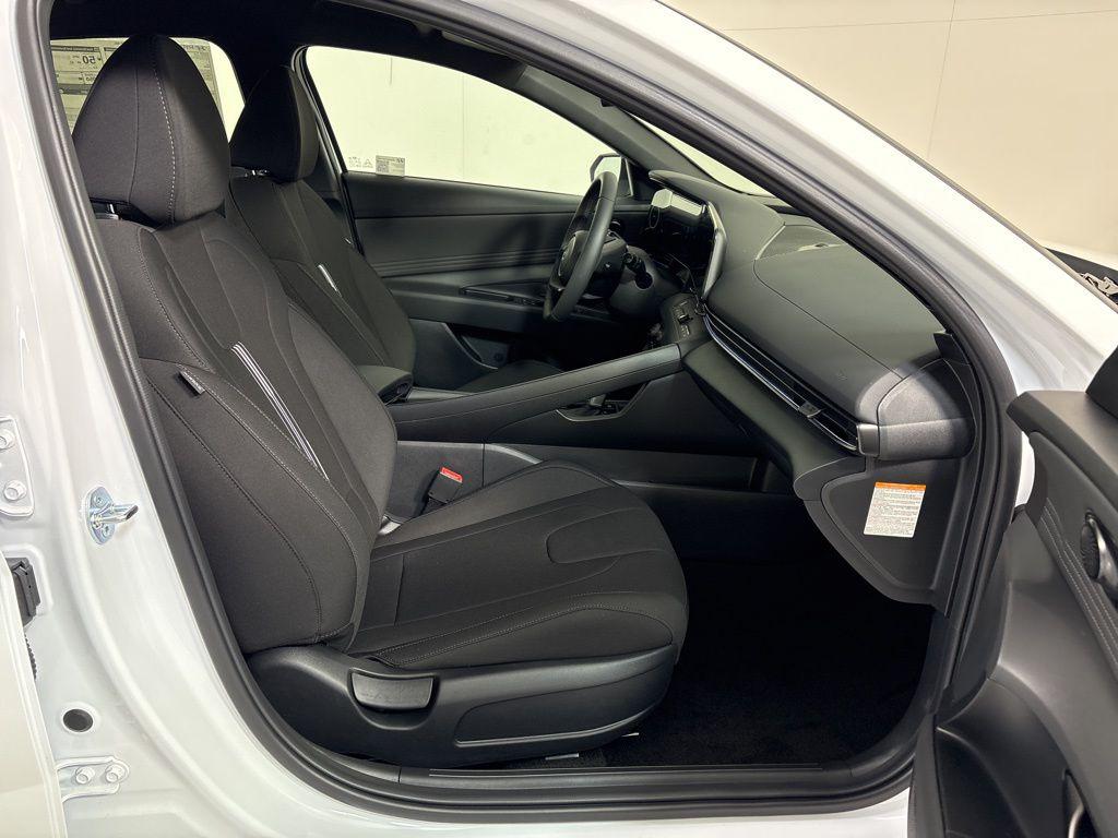 Thumbnail: 2025 Hyundai Elantra - 12