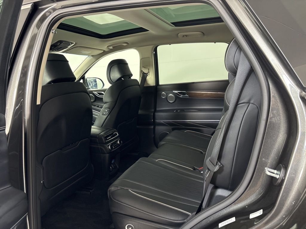 Thumbnail: 2024 Genesis GV80 - 19