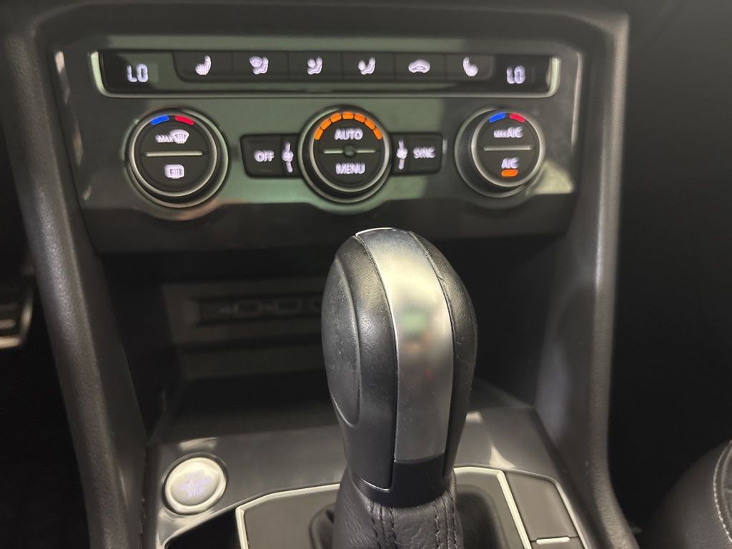 Thumbnail: 2020 Volkswagen Tiguan - 32