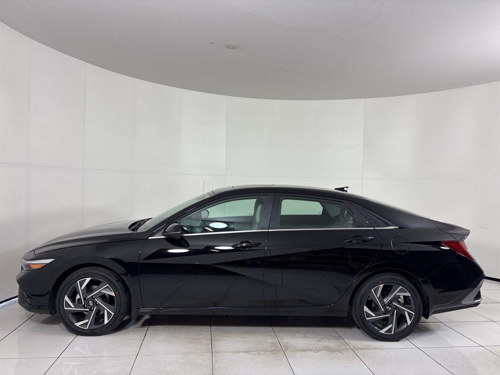 Thumbnail: 2026 Hyundai Elantra - 2