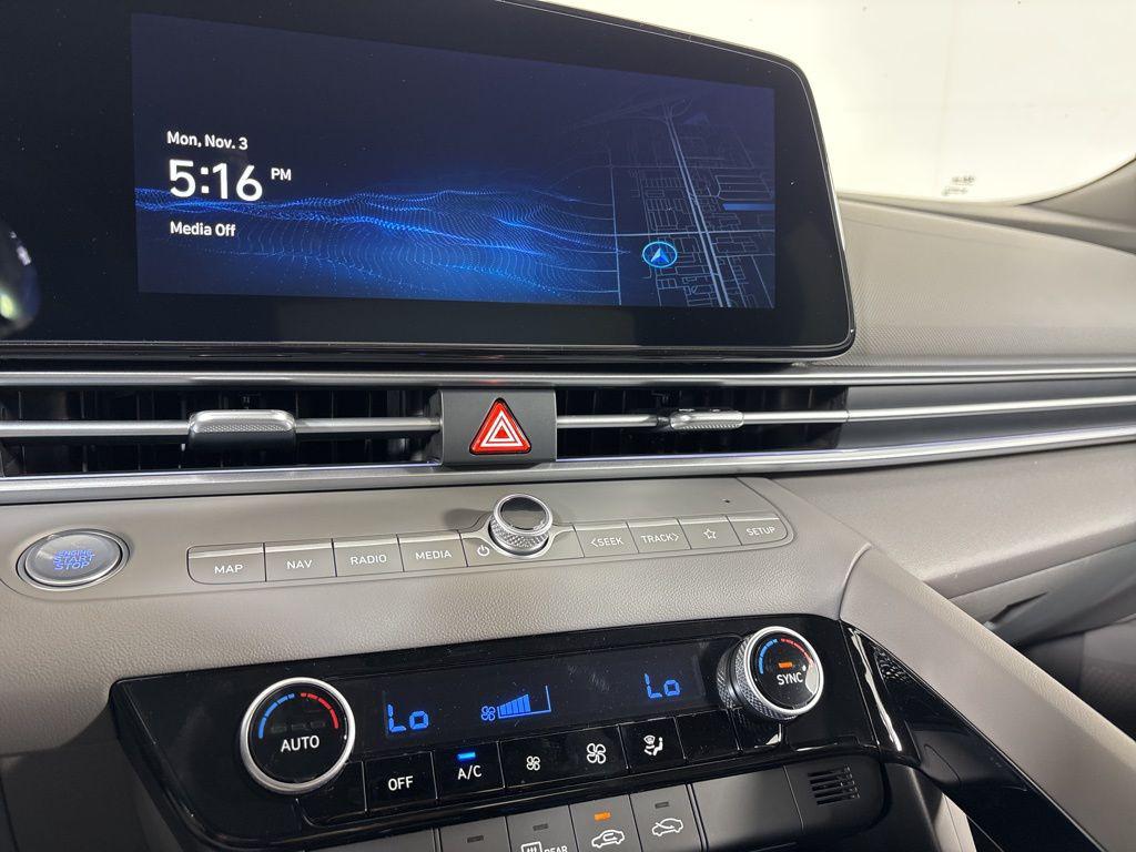 Thumbnail: 2025 Hyundai Elantra - 25