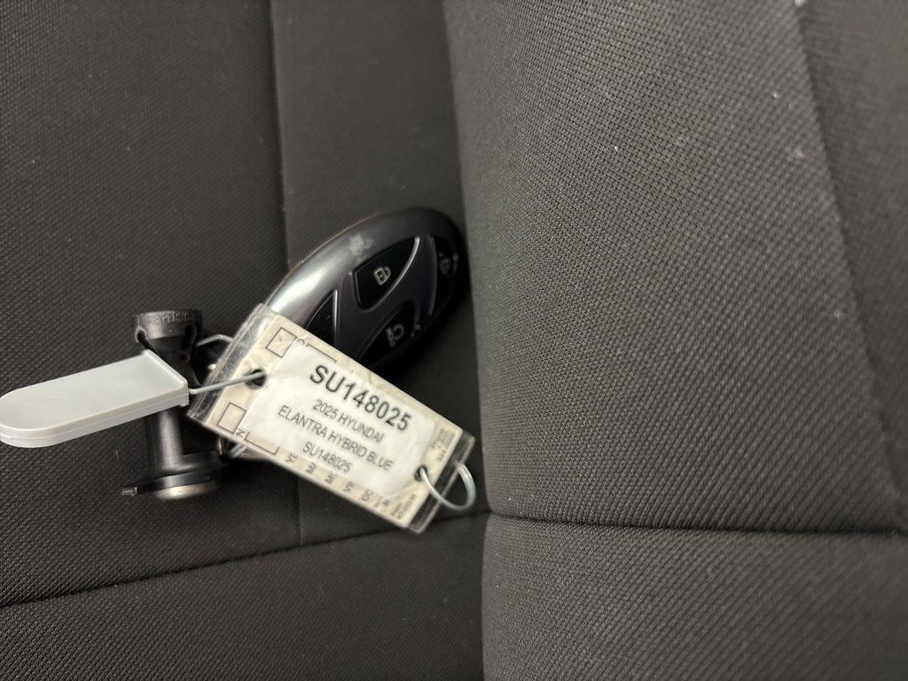 Thumbnail: 2025 Hyundai Elantra - 27