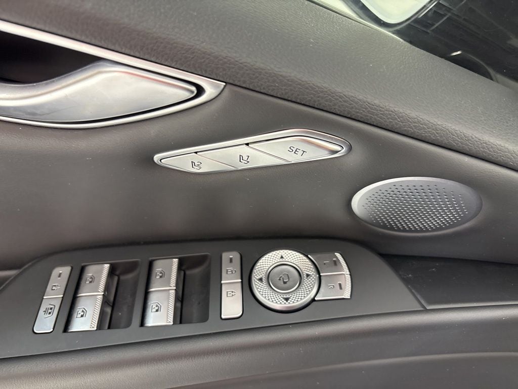 Thumbnail: 2025 Genesis G80 - 18