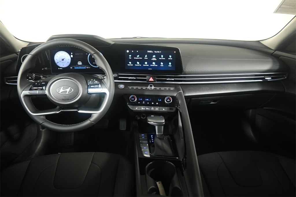 Thumbnail: 2025 Hyundai Elantra - 14