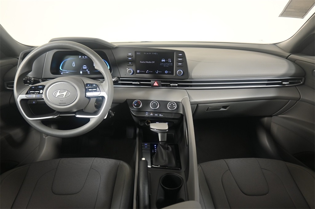 Thumbnail: 2025 Hyundai Elantra - 14