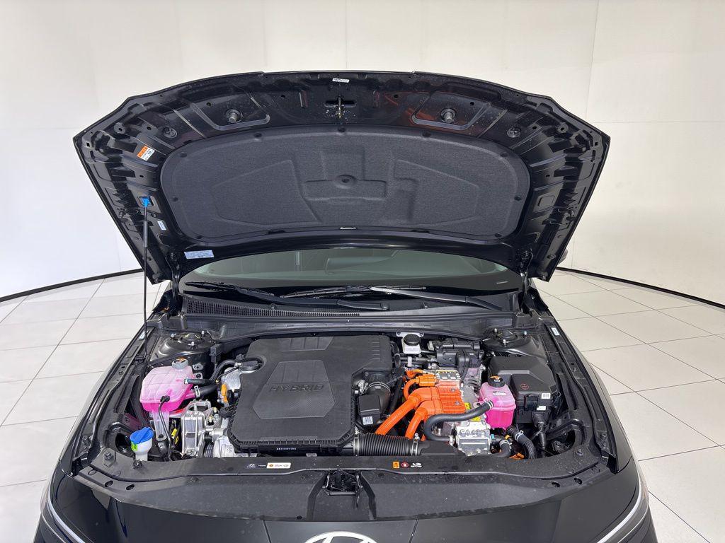 Thumbnail: 2025 Hyundai Elantra - 11