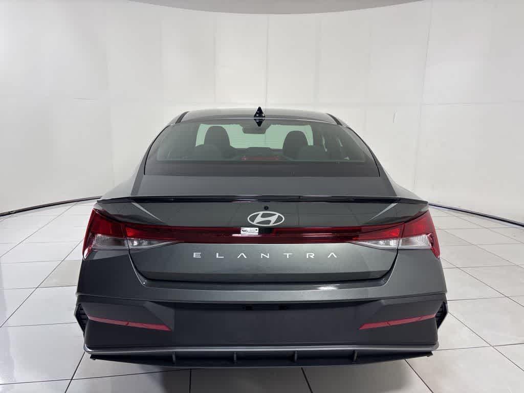 Thumbnail: 2026 Hyundai Elantra - 4