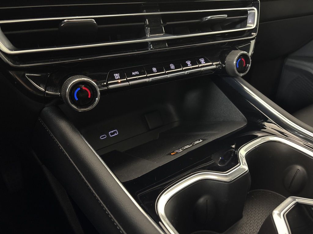 Thumbnail: 2025 Chevrolet Traverse - 31