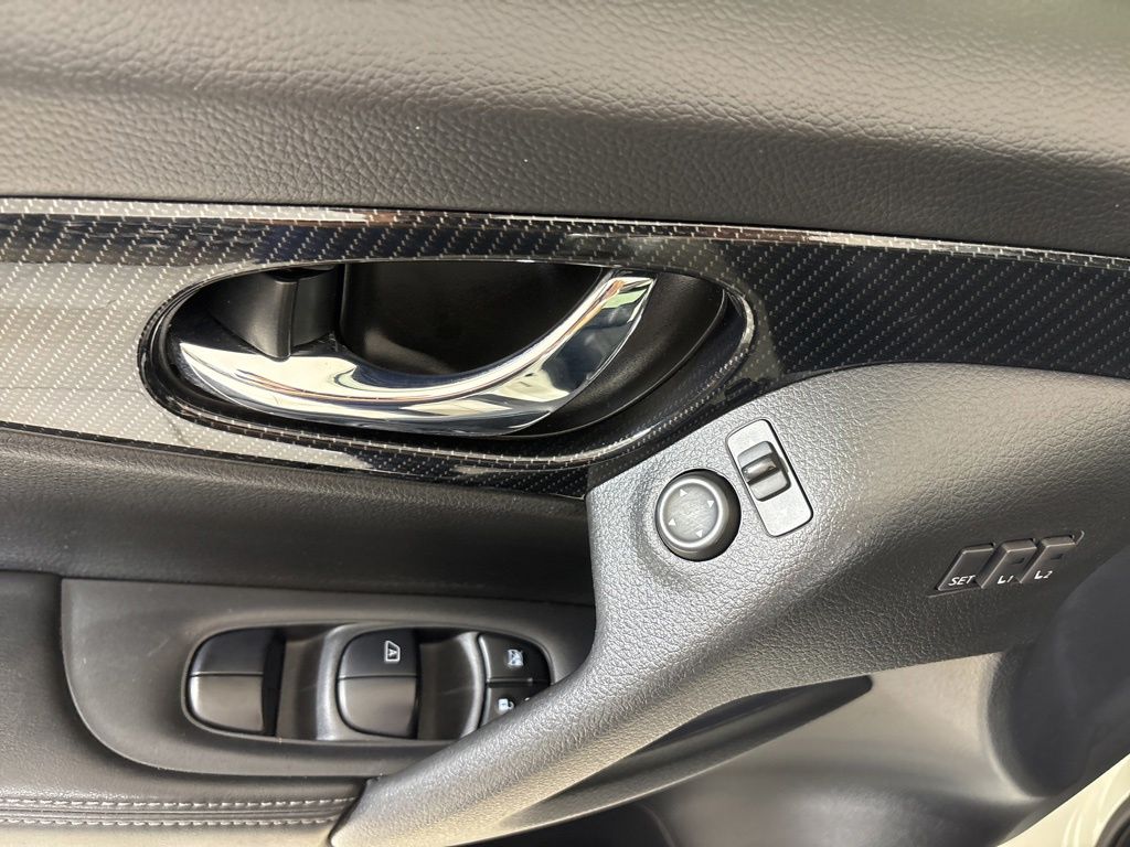 Thumbnail: 2018 Nissan Rogue - 20
