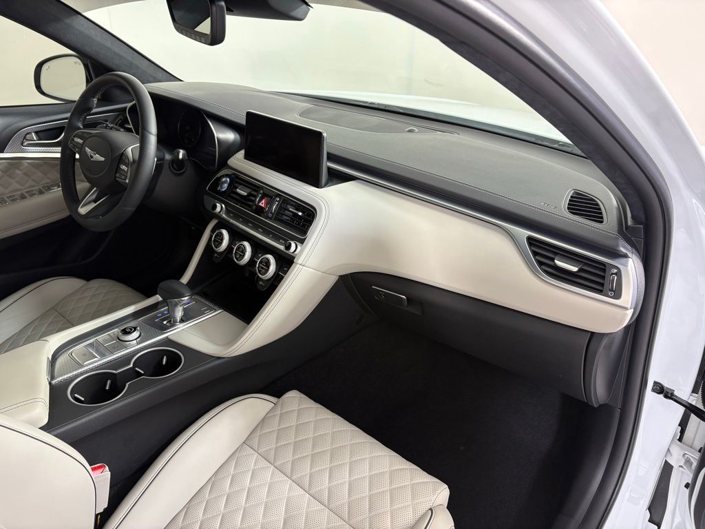 Thumbnail: 2023 Genesis G70 - 13