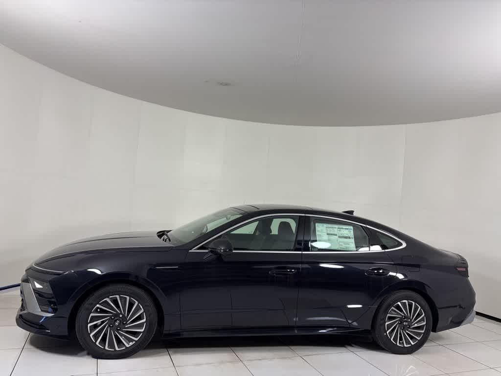 New 2025 Hyundai Sonata Hybrid Limited Sedan